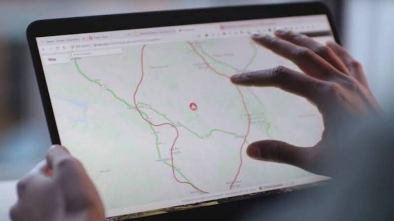 Google Maps will display the real-time boundaries of the wildfire