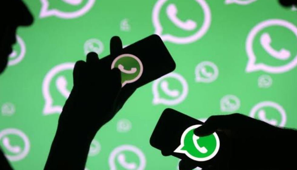 WhatsApp users will soon be able to set separate wallpapers for separate chats