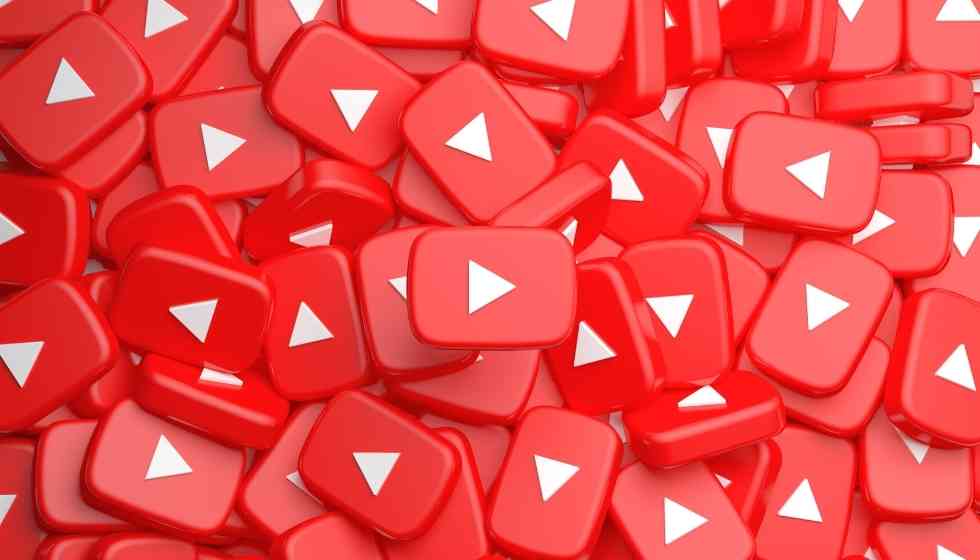 Guide for YouTubers: Why Eye-Catching YouTube Thumbnails are Important