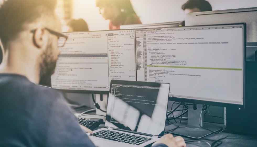 7 Important Tips for Managing a Successful Software Development Team